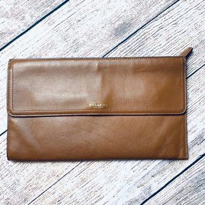 Coach Clutch Camel Brown